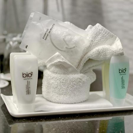 Hotel Le Cantlie Suites Montreal Bagian luar foto