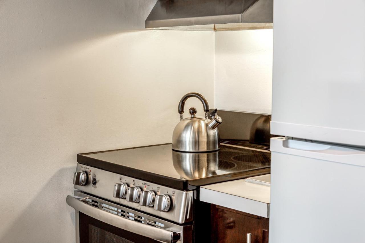 Hotel Le Cantlie Suites Montreal Bagian luar foto