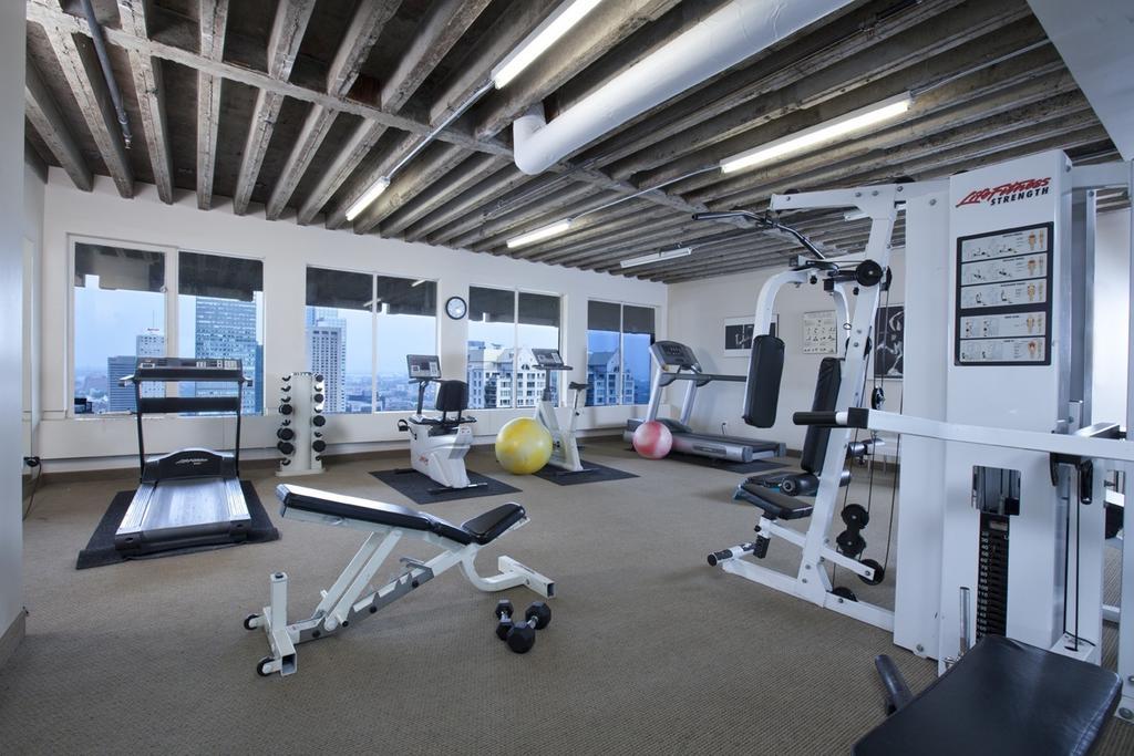Hotel Le Cantlie Suites Montreal Bagian luar foto