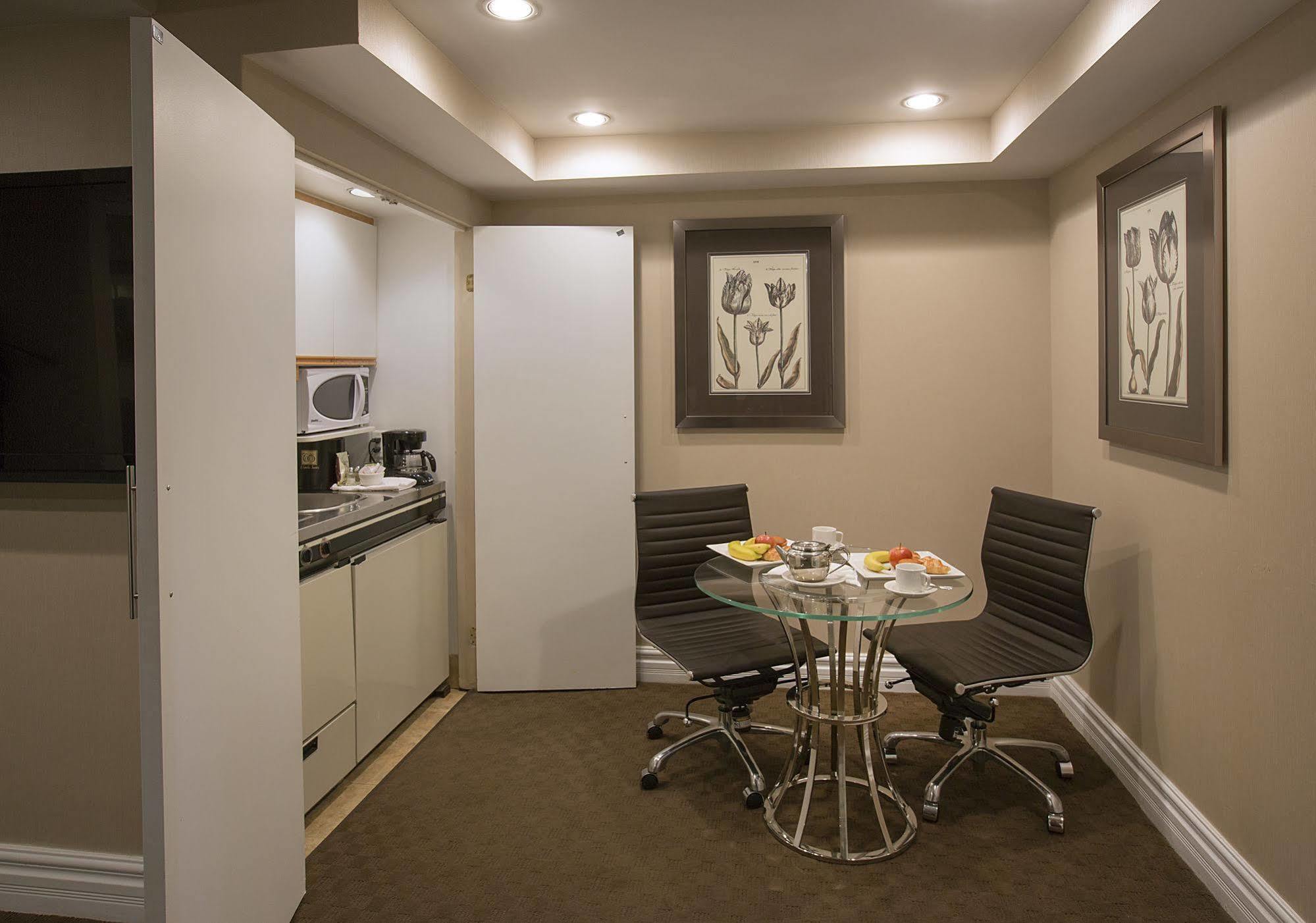 Hotel Le Cantlie Suites Montreal Bagian luar foto