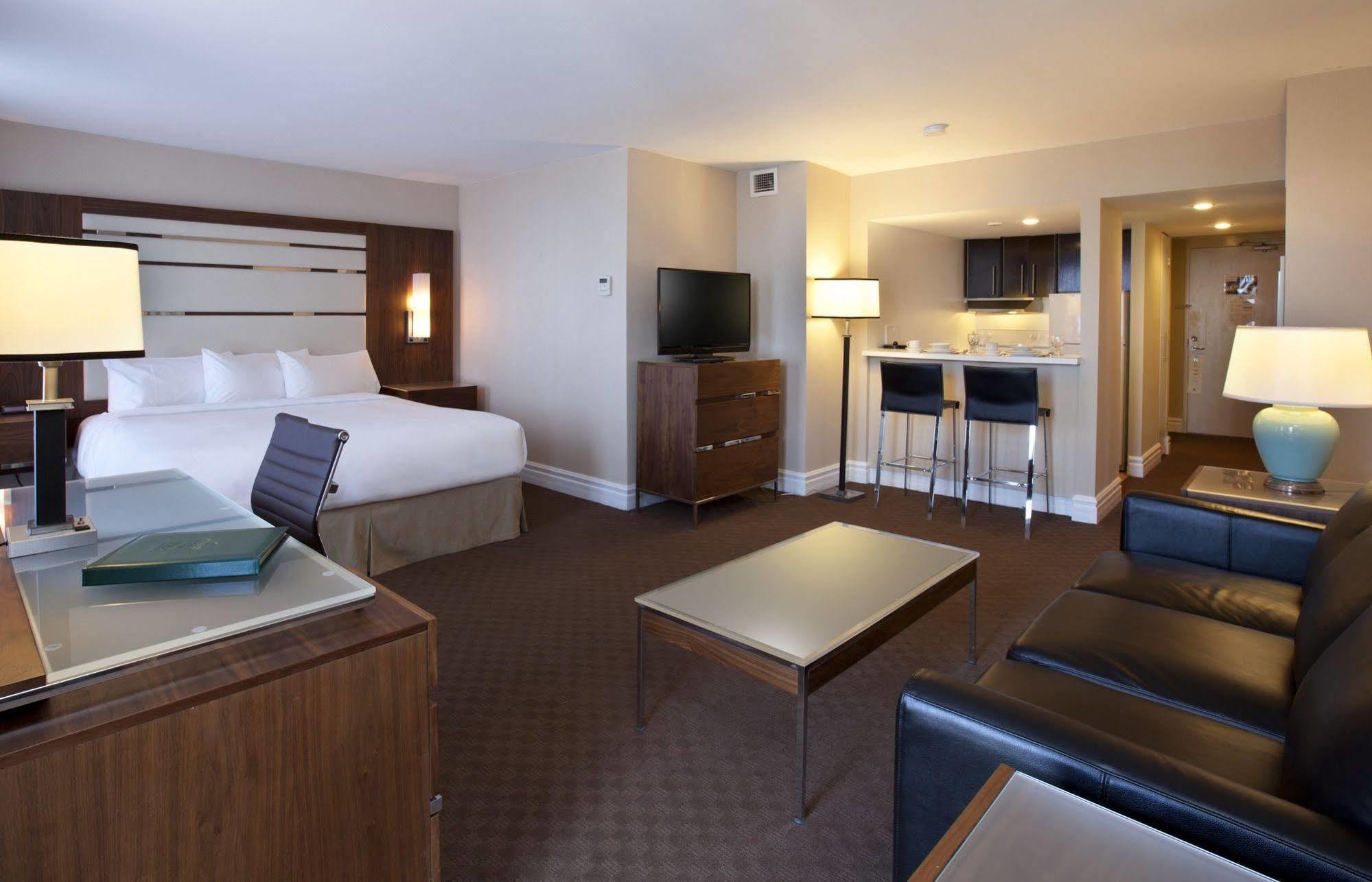 Hotel Le Cantlie Suites Montreal Bagian luar foto