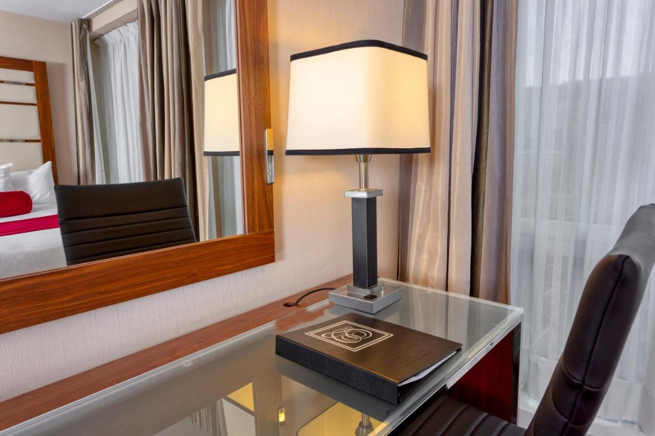 Hotel Le Cantlie Suites Montreal Bagian luar foto